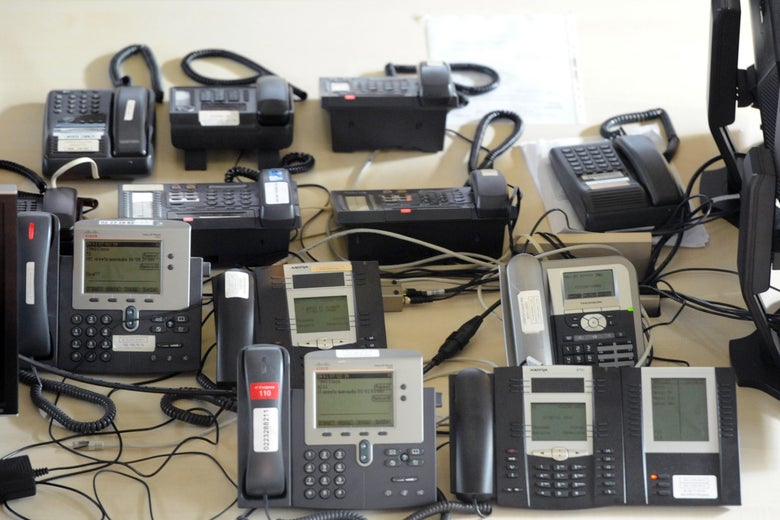 White House officials fumbled for 22 minutes before they enabled "listening only."